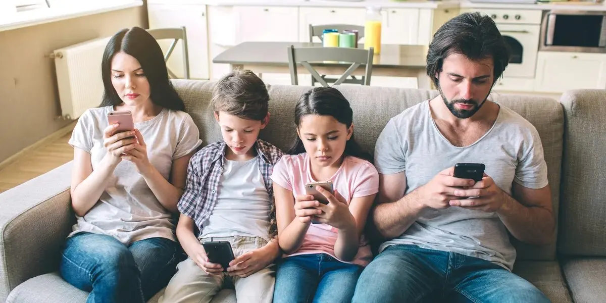 TEL-smartphone-info-banner-mobile-image