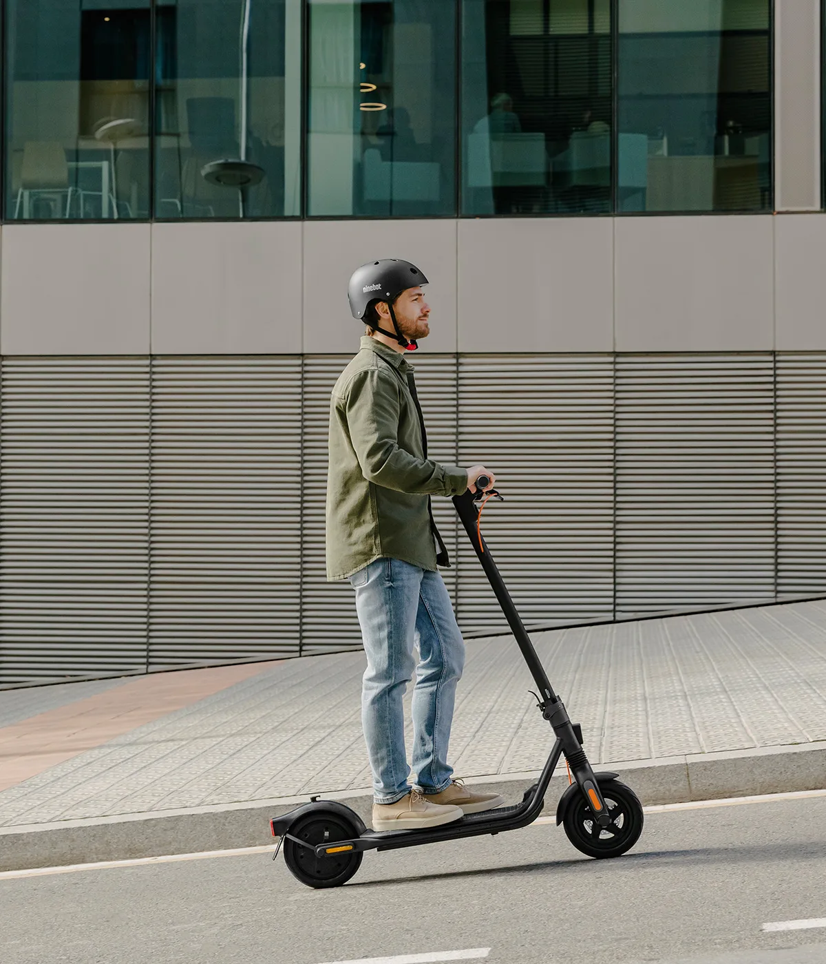 MOBILITY-Electric-Scooter-Segway-Featurette2-Image
