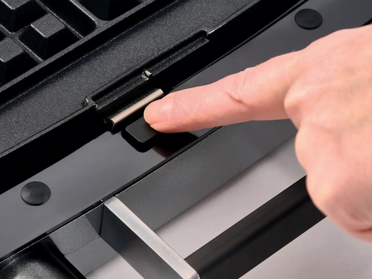 CWxxxx-detail-removable-plates