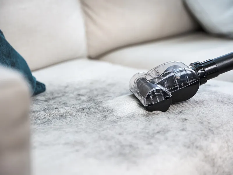 Nilfisk-Select-Pet-Care lifestyle-sofa