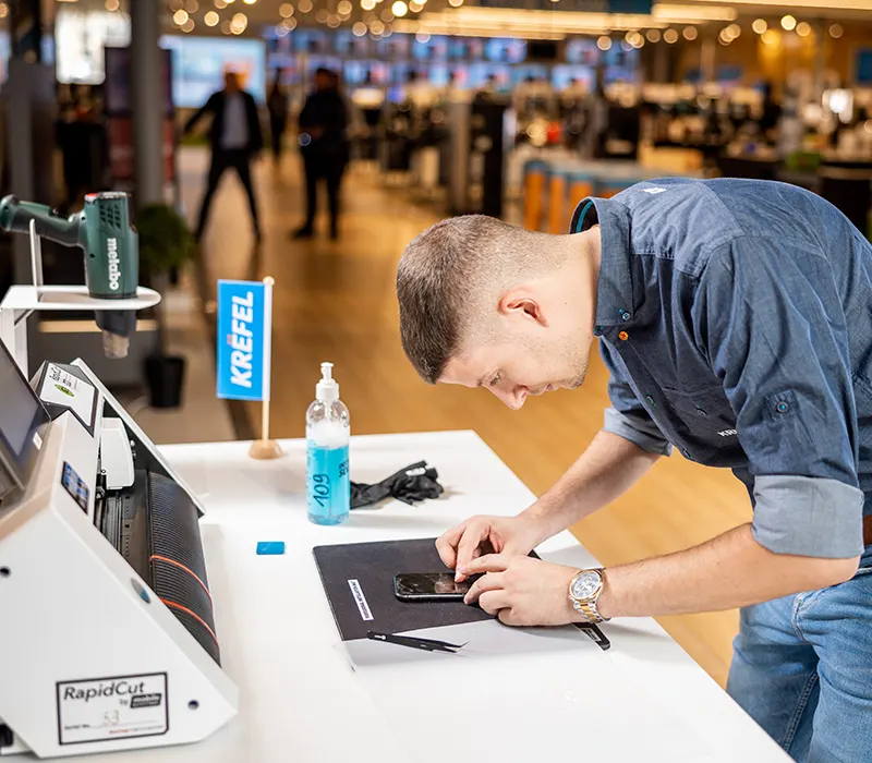 Featurette2-Page-clearcoat