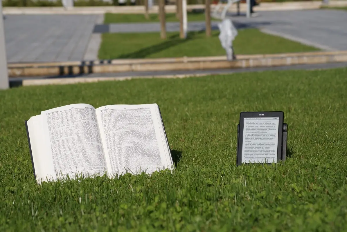 e-book-reader-g13cd710ca 1920