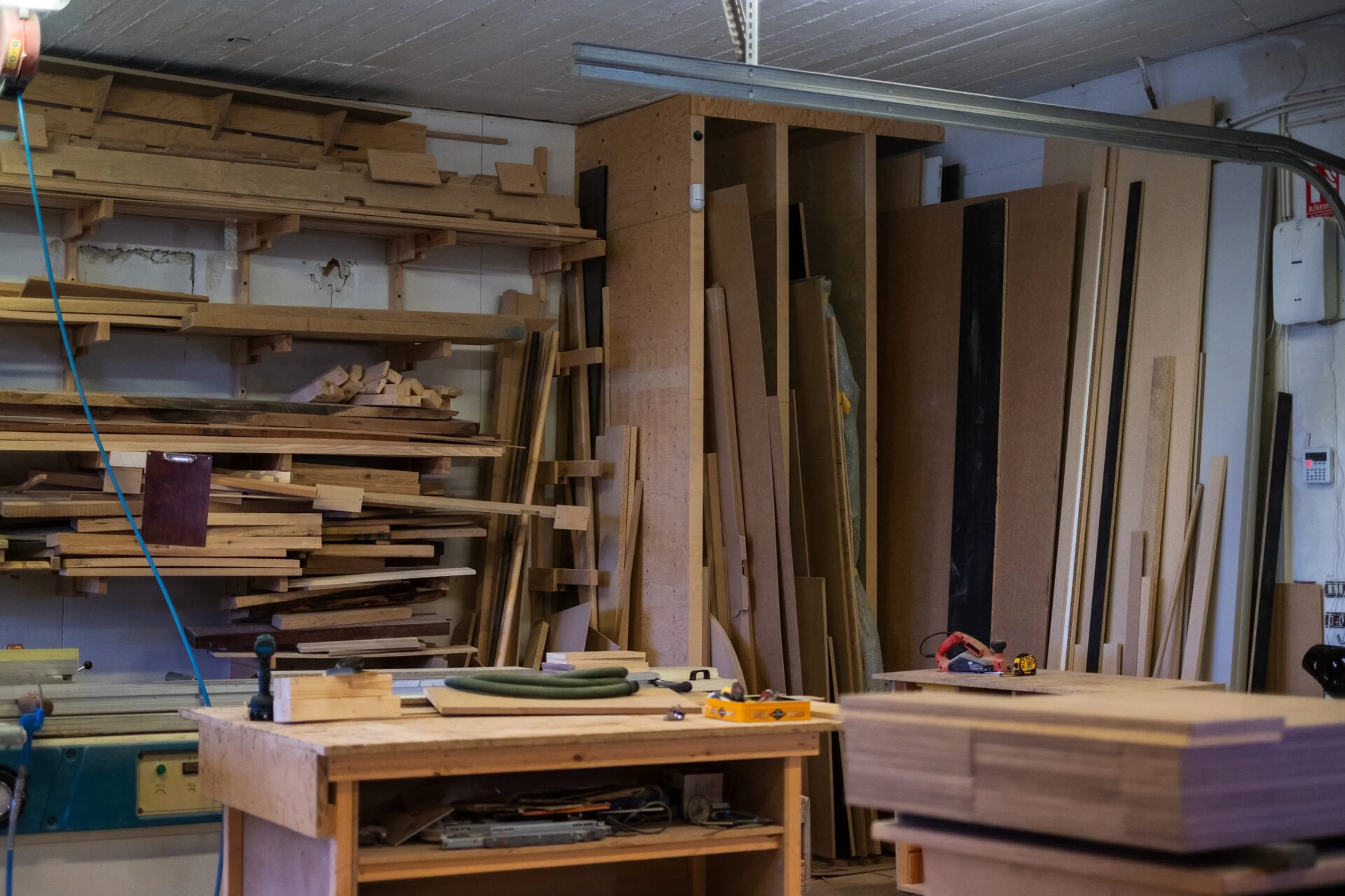 Hlutamyndir - vinnubekkur hillur timbur