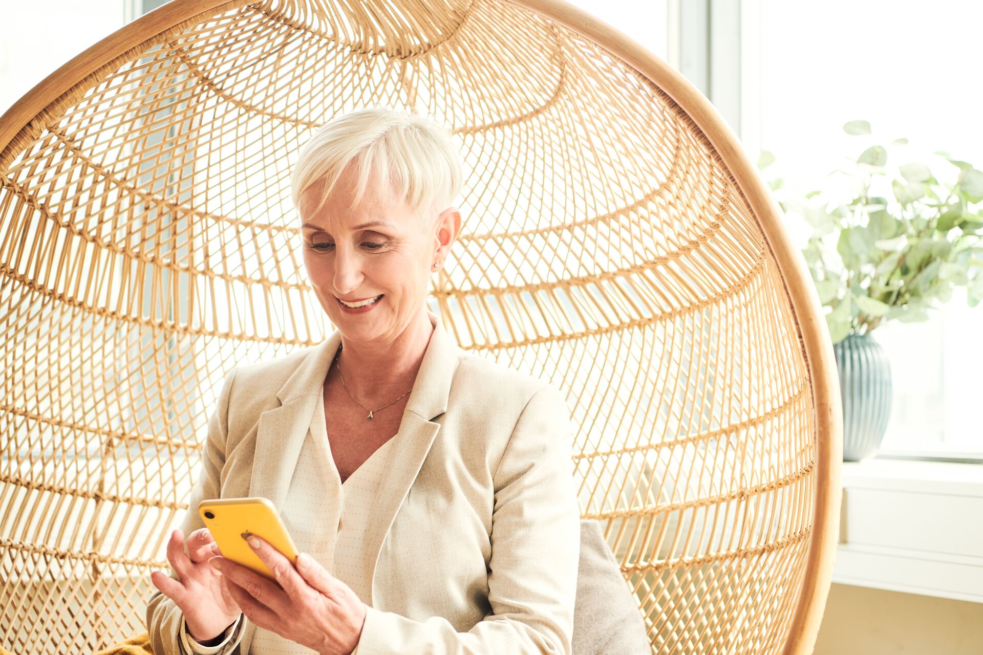 Vörður - kona í stól