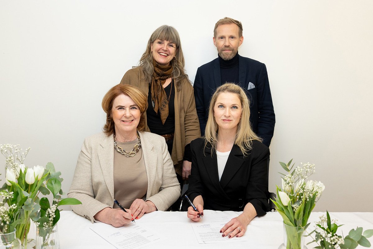 Undirritun-Blikastadasamnings-1200