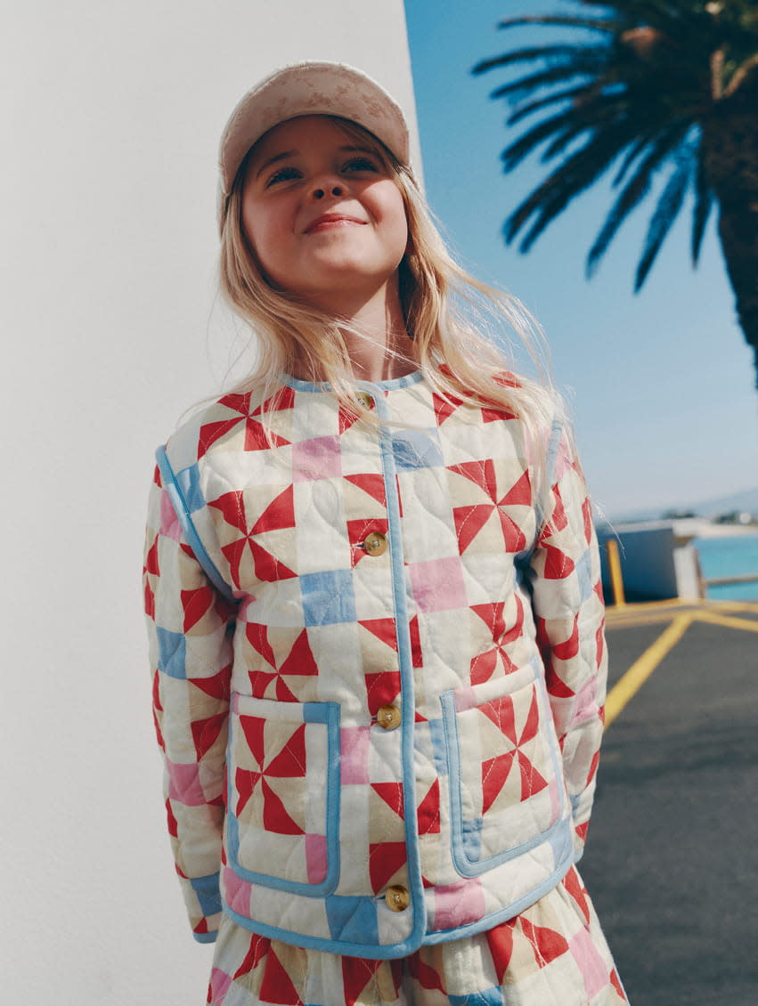 DESKTOP TRIO 851X1130-3