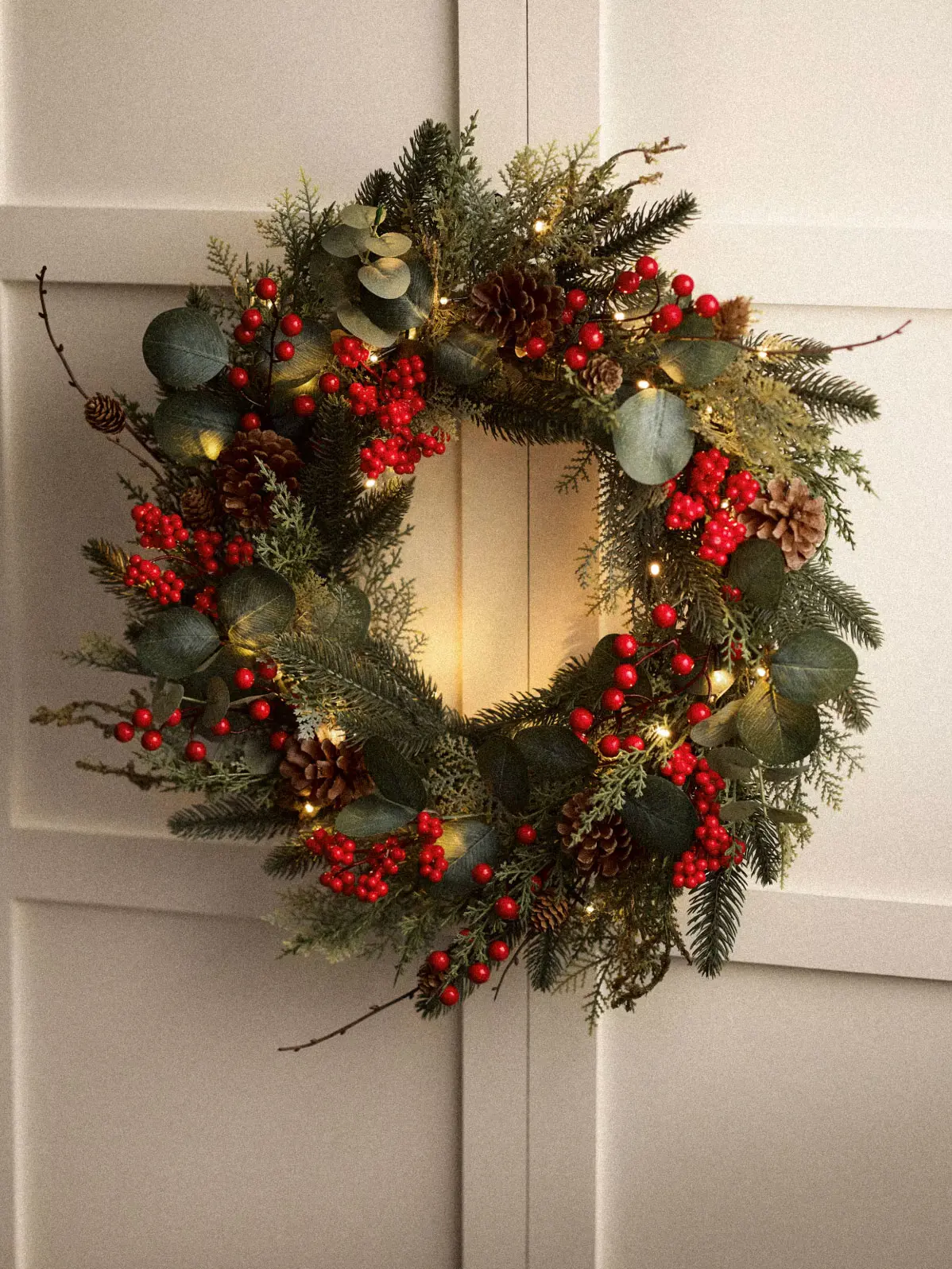 Light up Christmas wreath decoration 