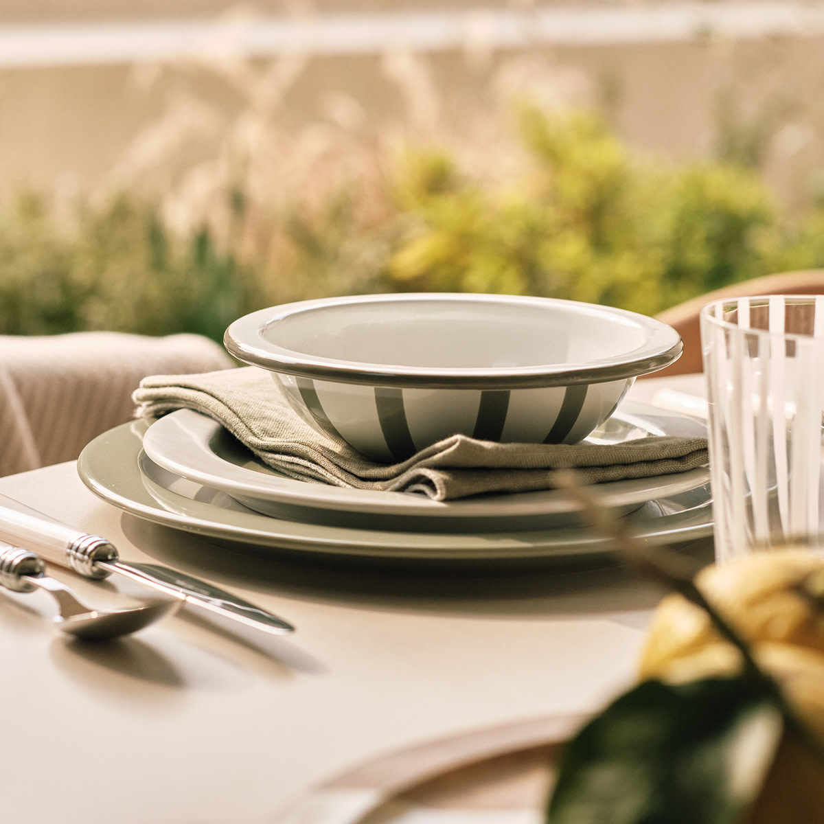 Tableware 