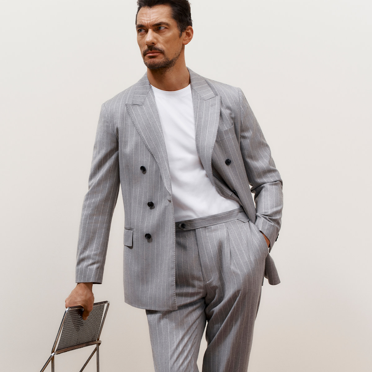 Man wearing grey jaeger