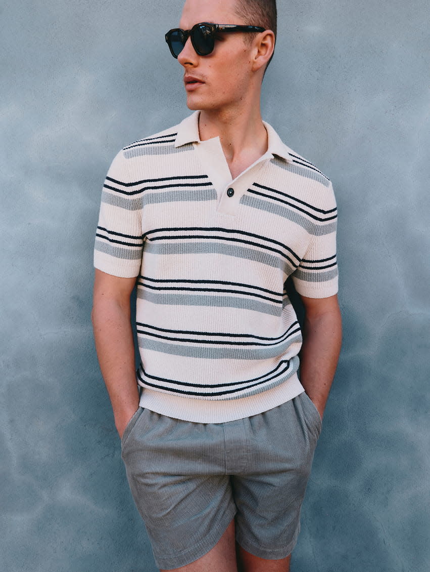 DESKTOP TRIO 851X1130-3