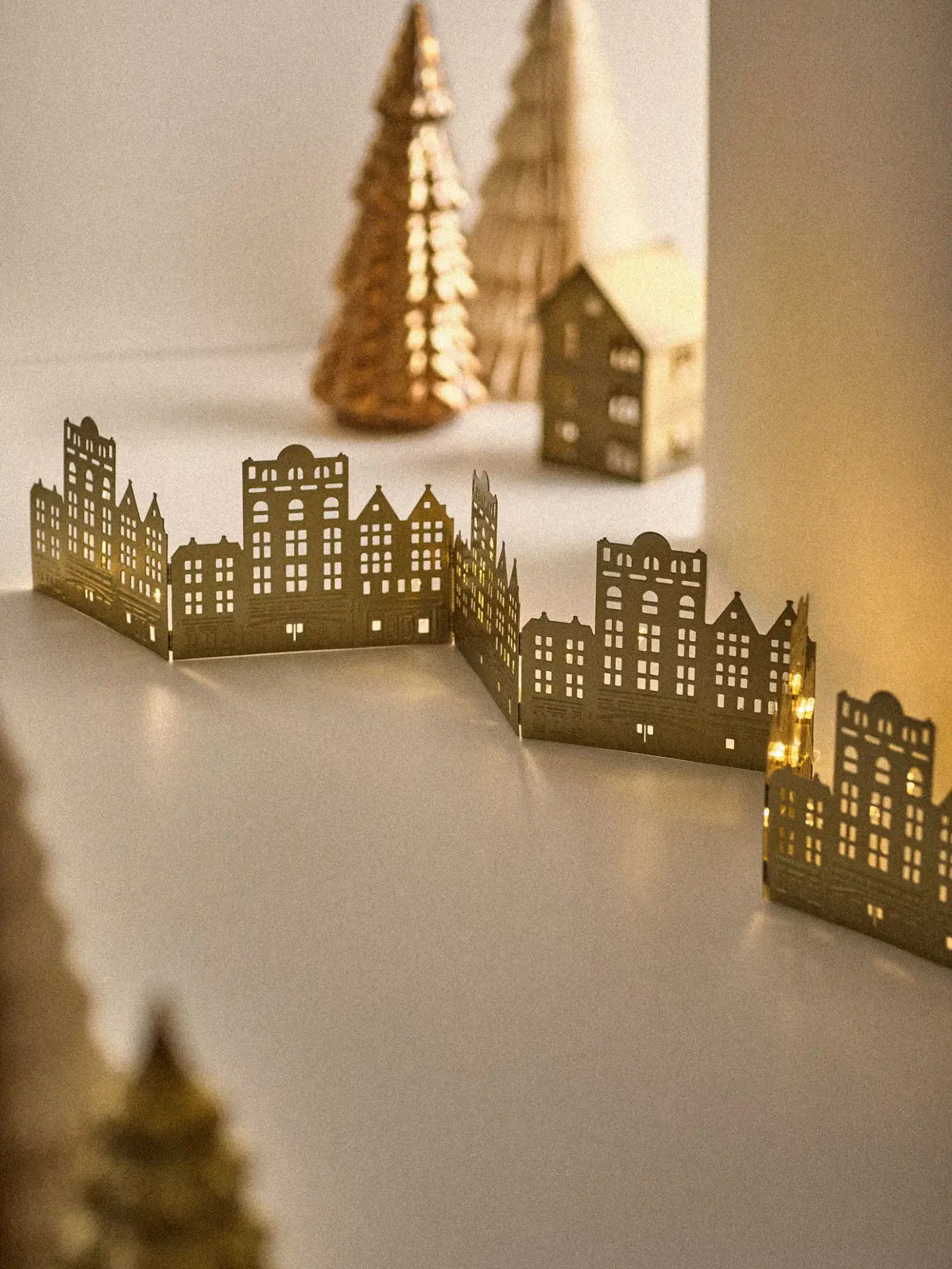 Light-up window scene townhouse Christmas decoration 
