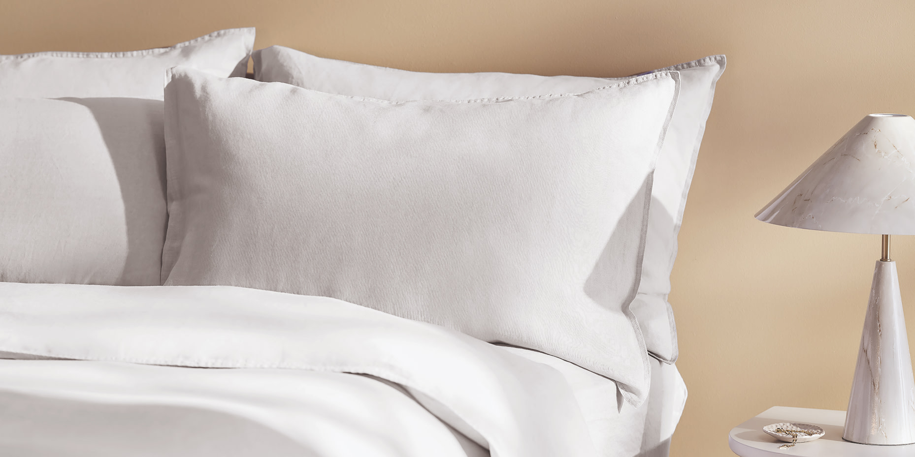 Linen bedding