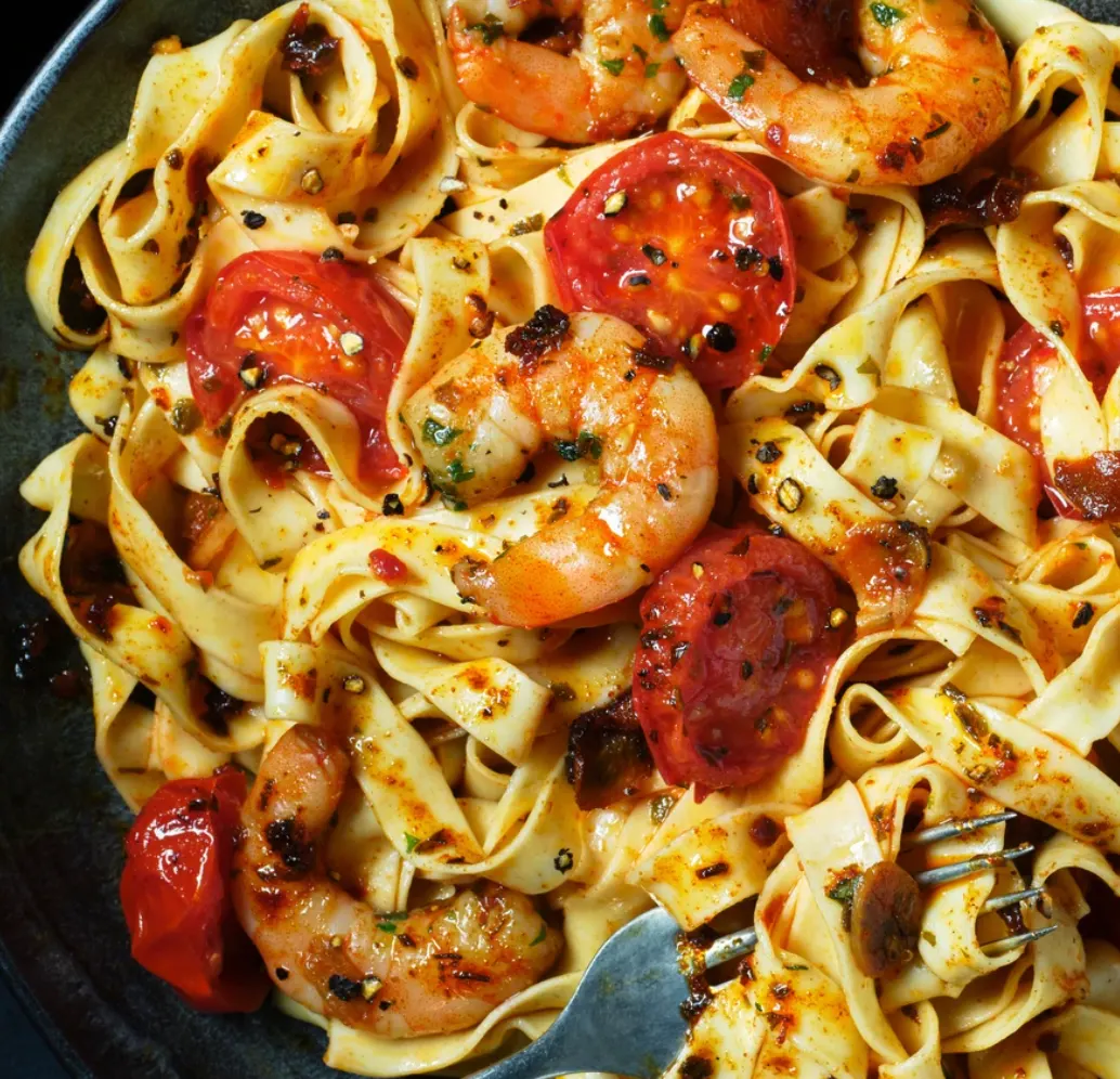 Spicy prawn linguine