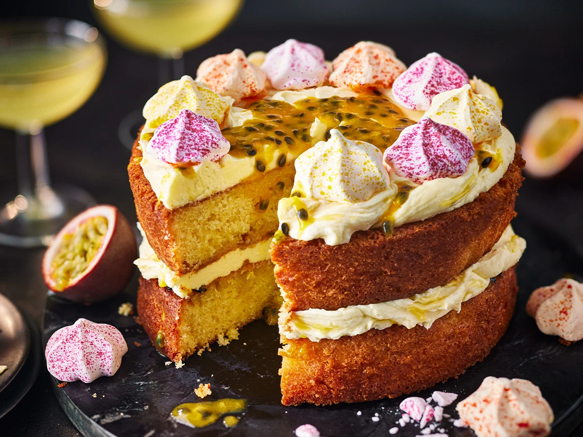 Passion star martini cake