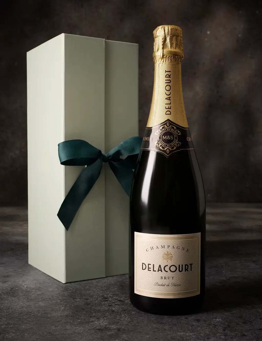 Champagne and gift box