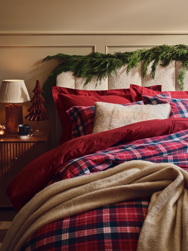 Christmas bedding shop homeware