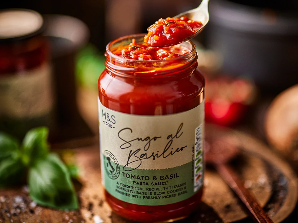 Tomato and basil sauce