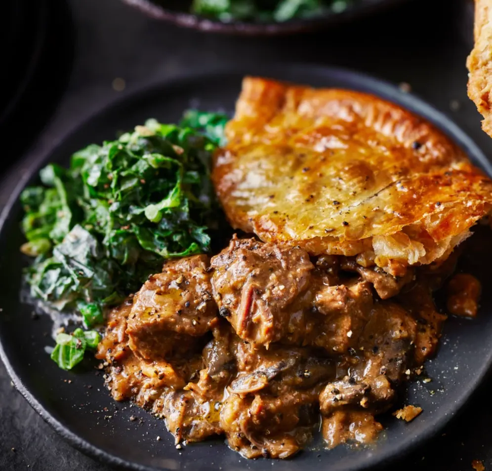 Beef stroganoff pie