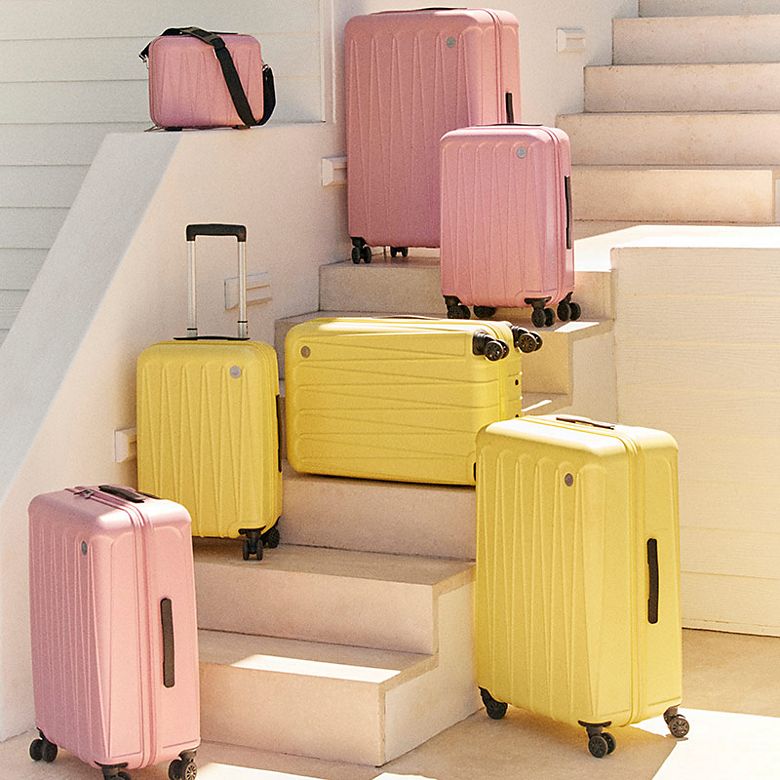 Luggage and Suitcase Buying Guide M S