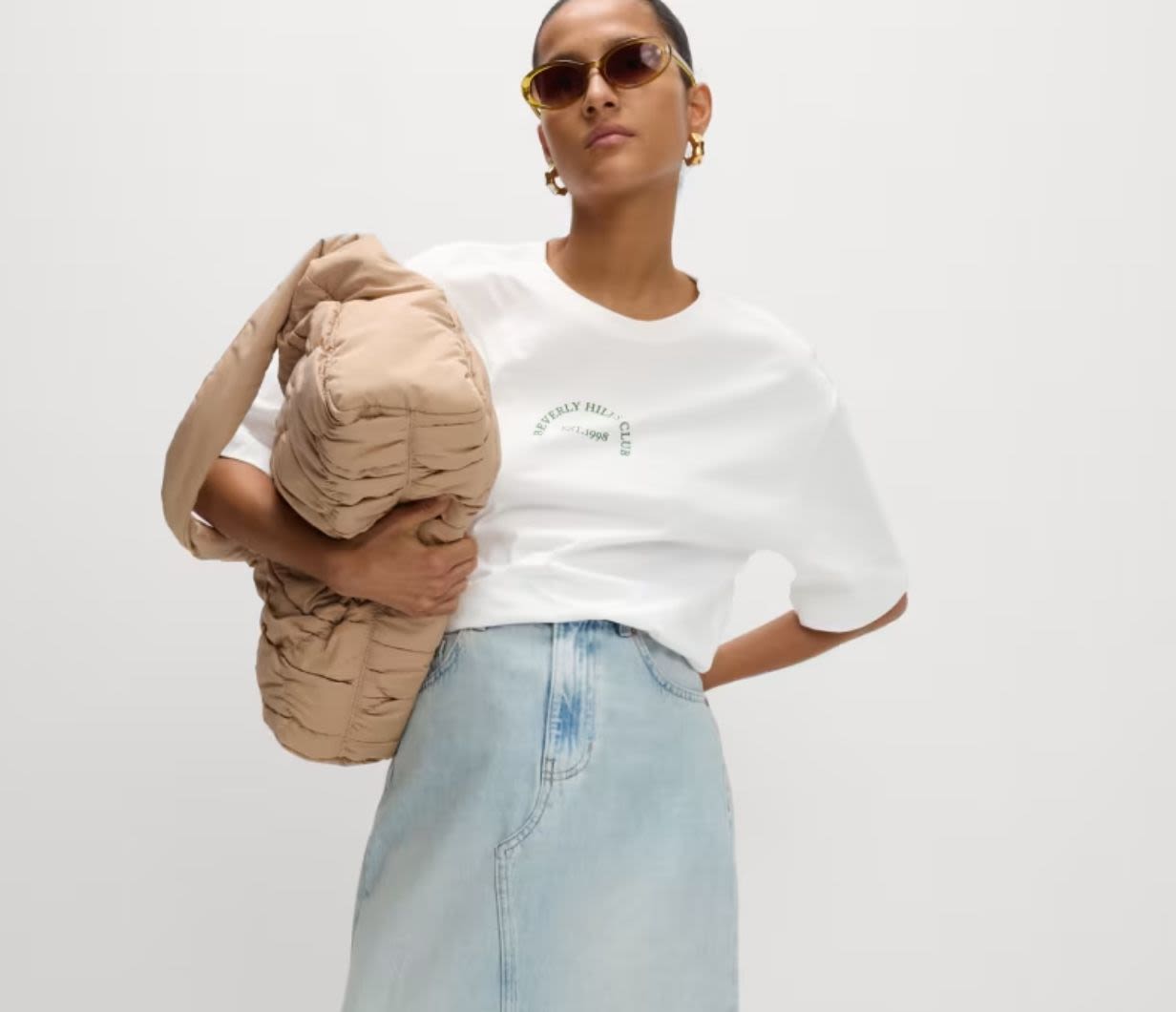 Content card how to style an oversized t-shirt March 2025 