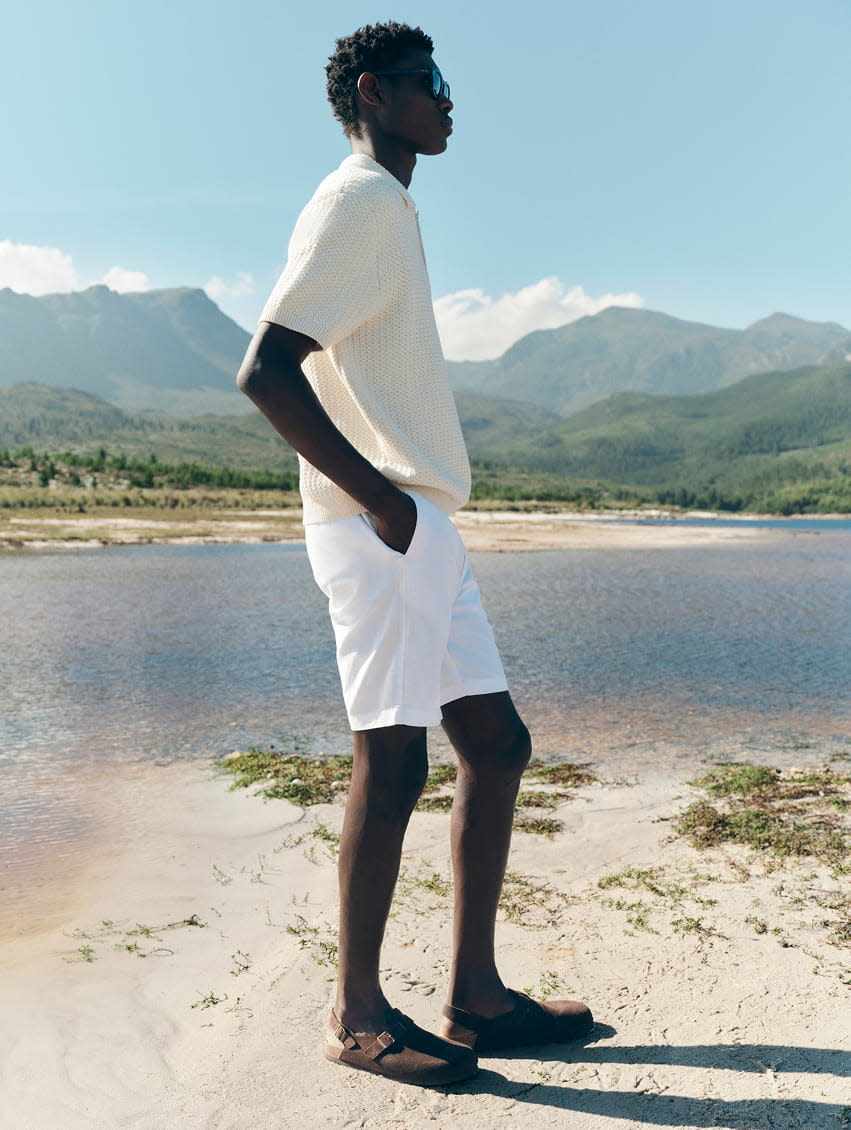 DESKTOP TRIO 851X1130-2