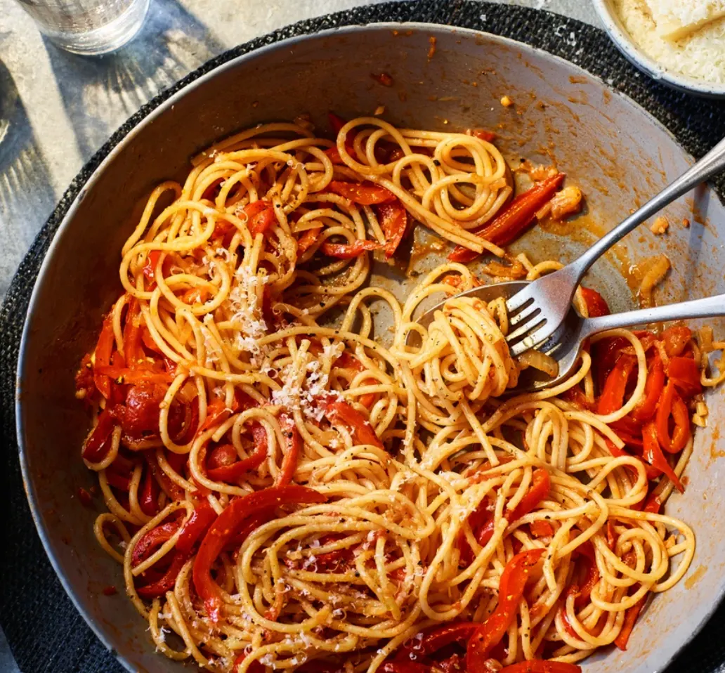 Slow-cooked red pepper spaghetti