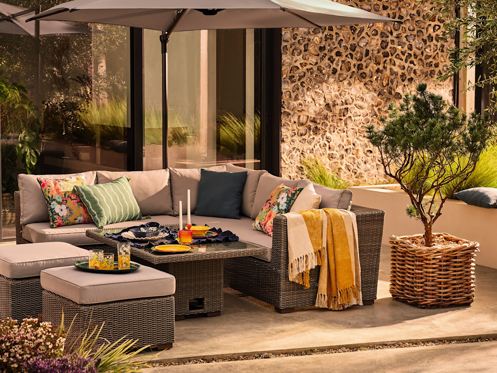 04052023 ADHOC HP DESKTOP HERO 2022 x1516 1