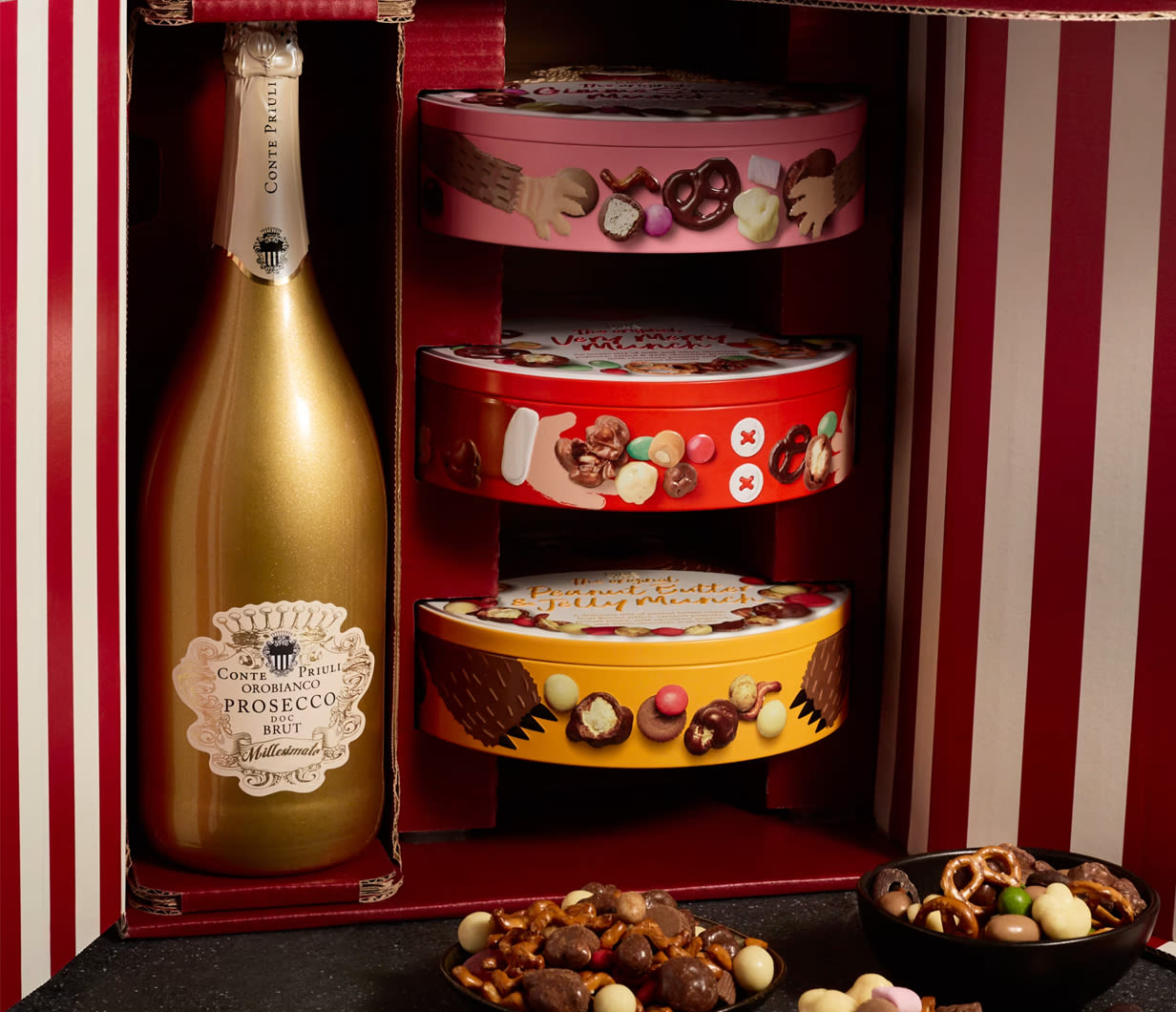 CHRISTMAS HAMPERS 1232x1060