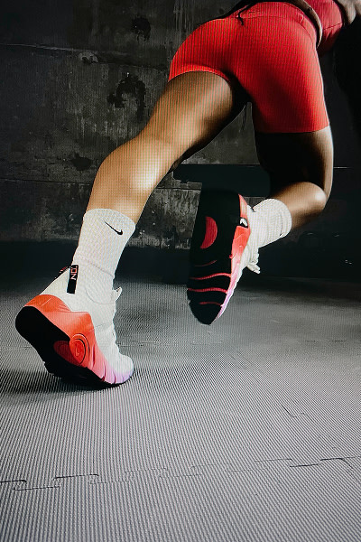 NIKE CONTENT CARDS4 400X600