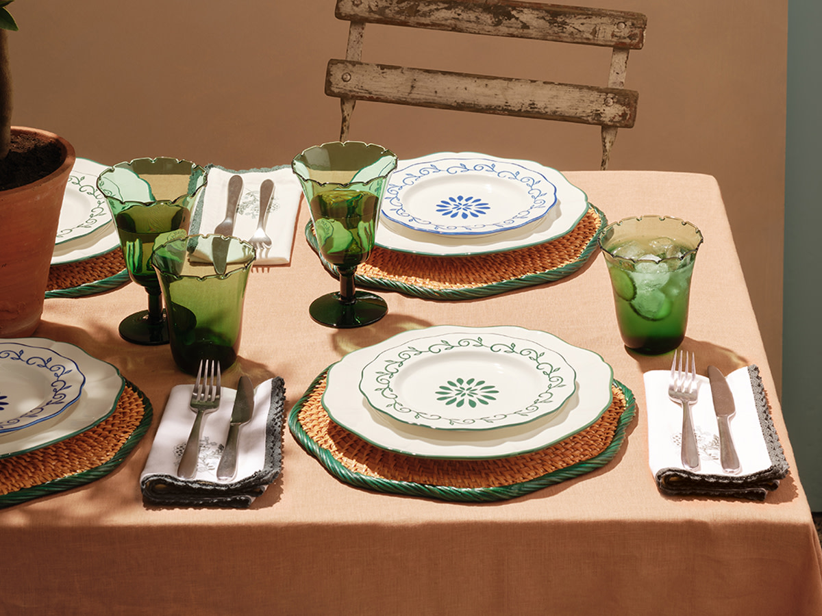 Outdoor tableware