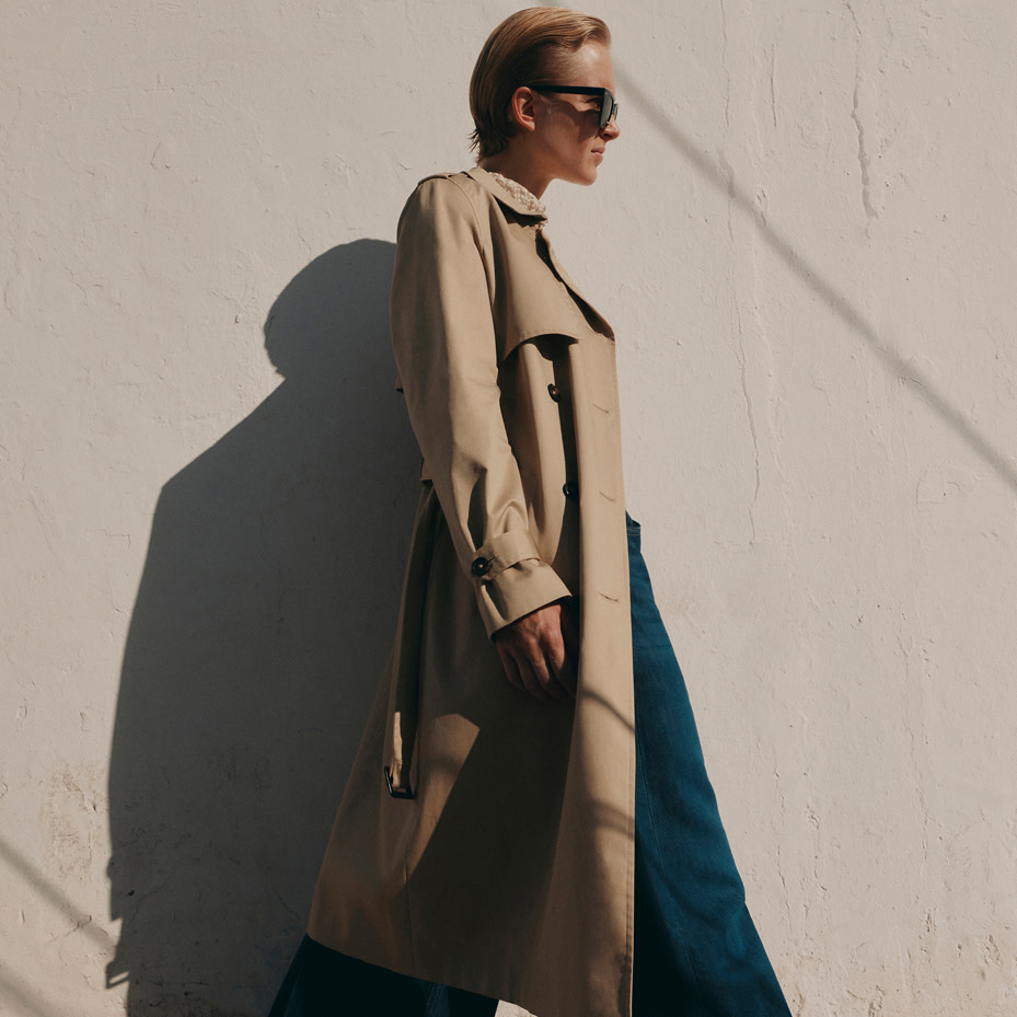 Women wearing a Beige Jackets