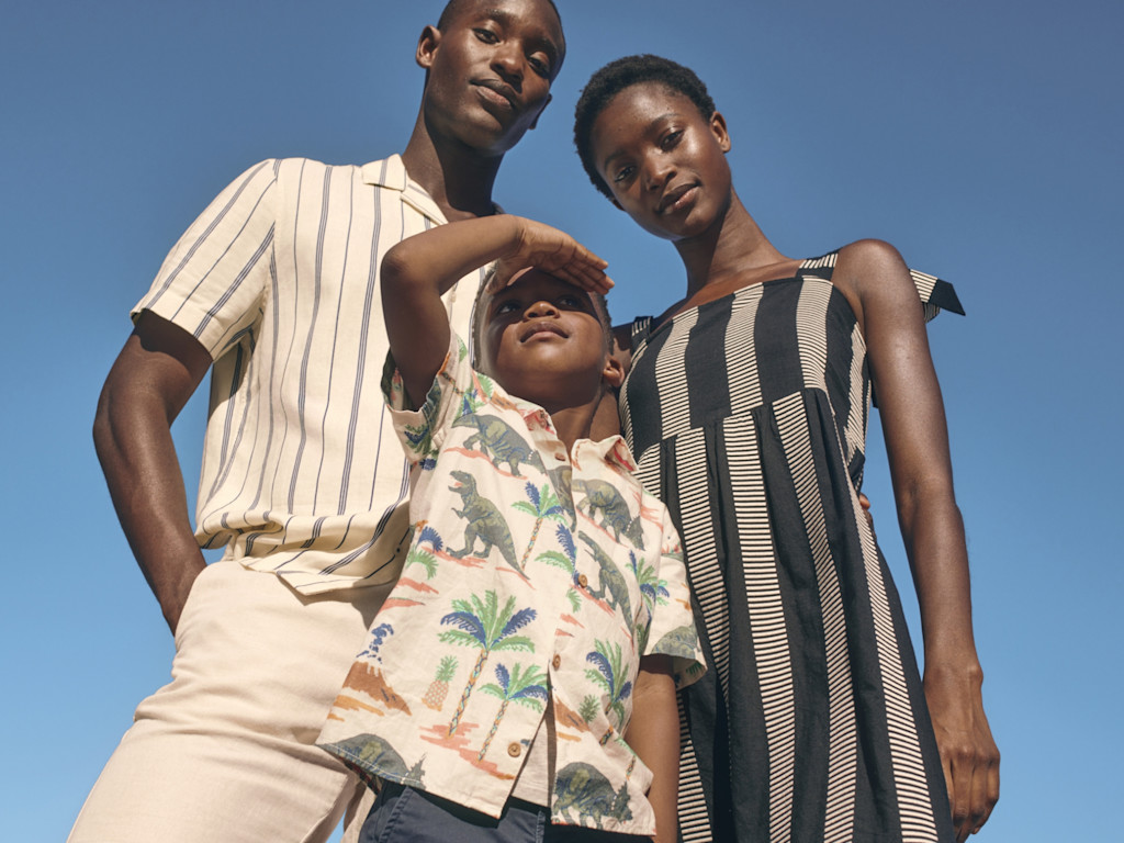 1404 020523 SB-10067 HolidayshopXBU XBU 2022x1516