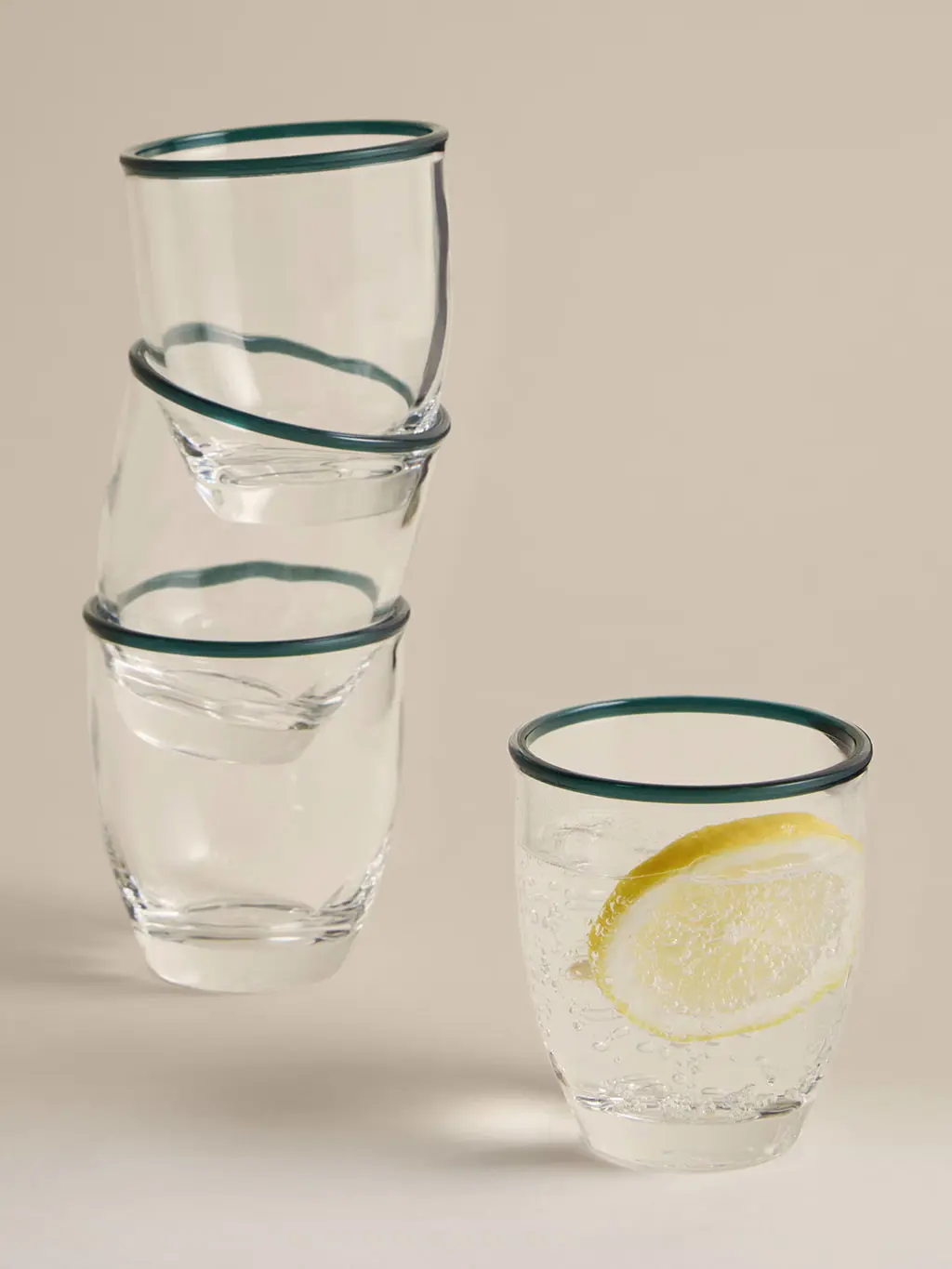 Contrast-rim tumblers