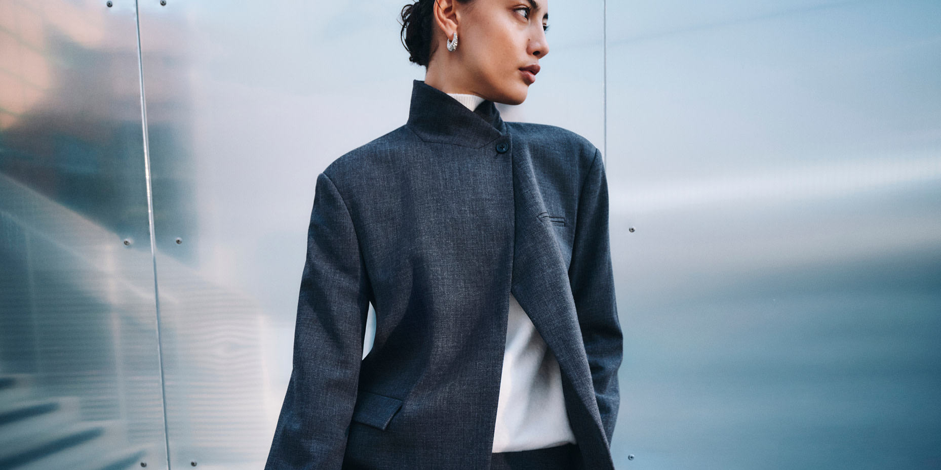 Woman wearing jacket 
