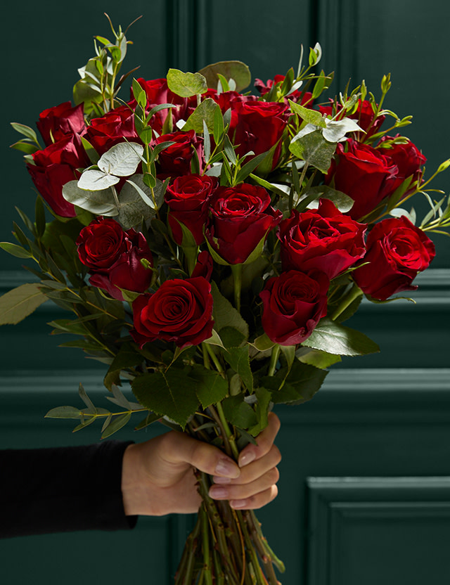 Bunch of red roses