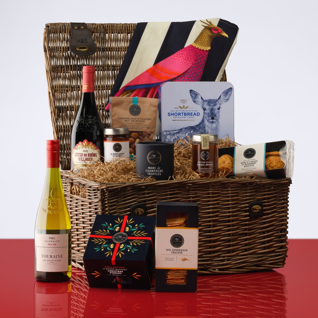  Champagne Celebration Gift Box & Pamper Weekend Wicker