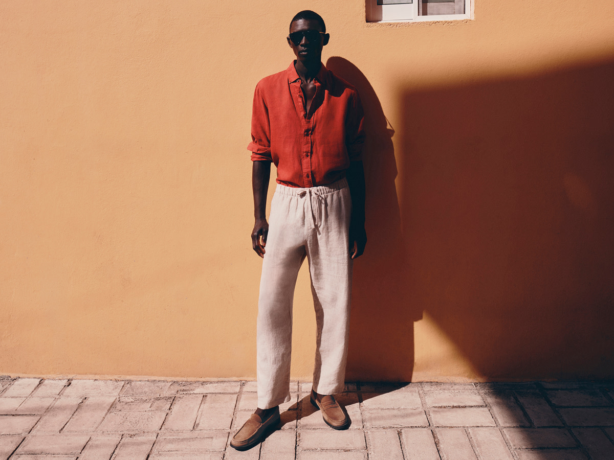 Man wearing linen shirt