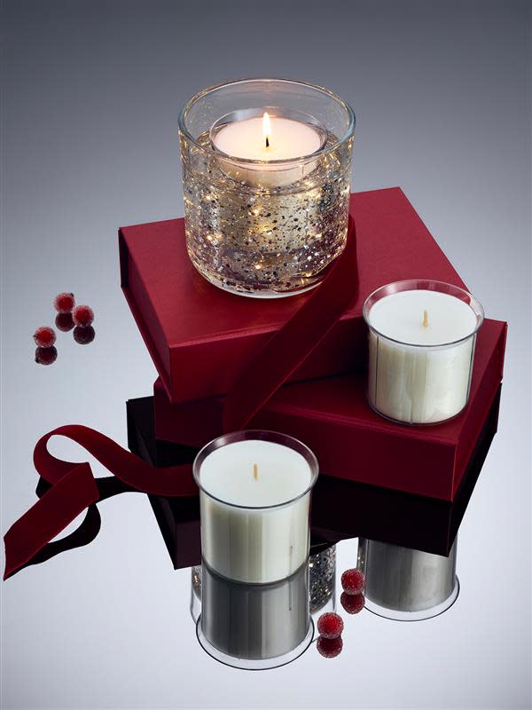 Anniversary gifts with candle