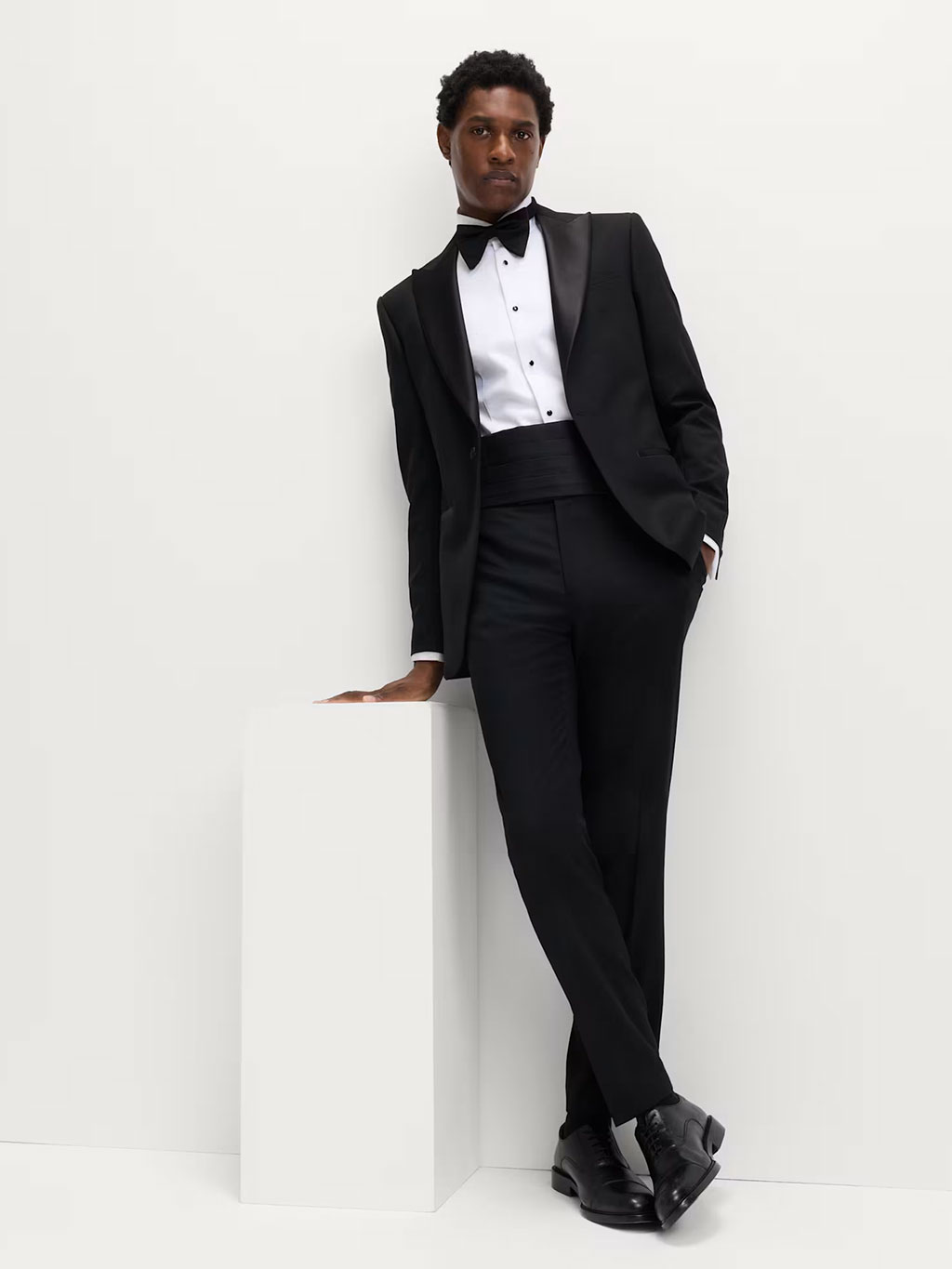black tie dress code event code: What to Wear to a Black-tie Formal wear