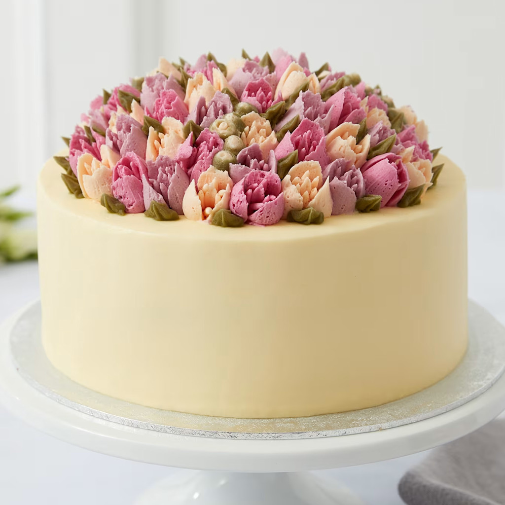 Shop cake with flower decoration 