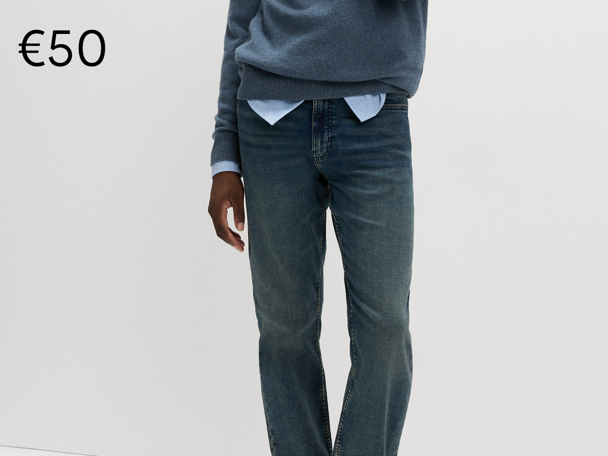 Man wearing straight fit jeans