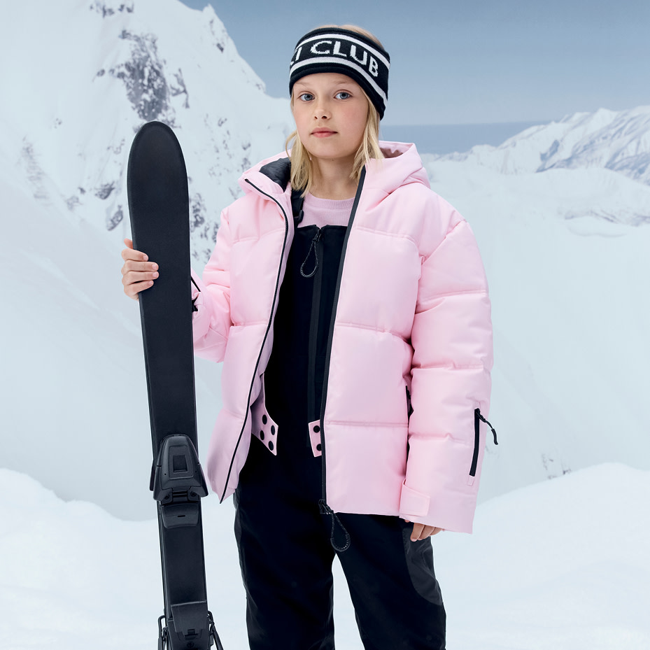 Girl wearing skiwear