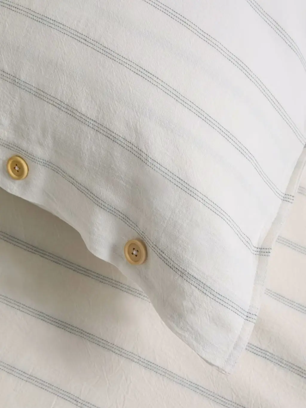 Striped linen and cotton bedding