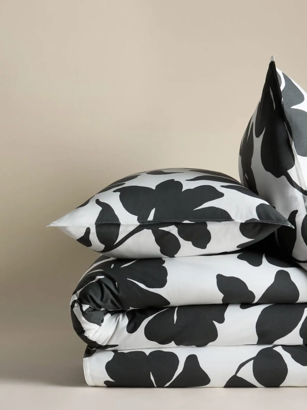 Black and white floral bedding 