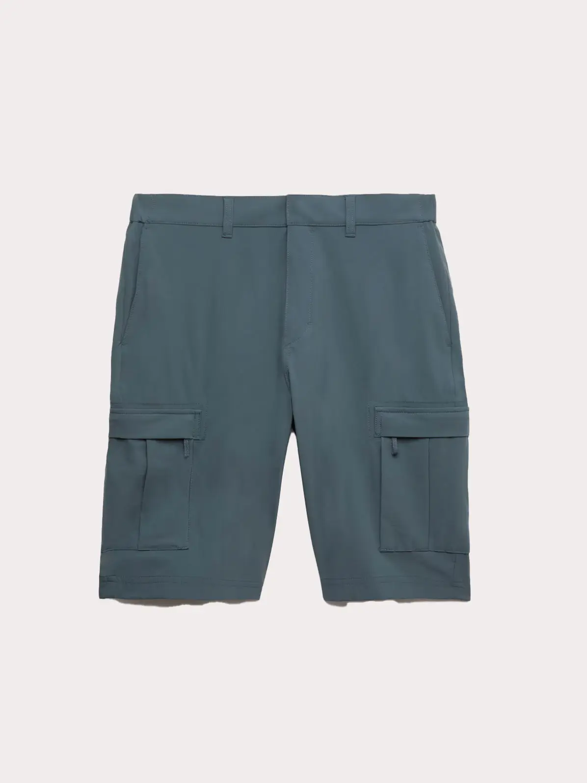 Cargo shorts in dark slate shade