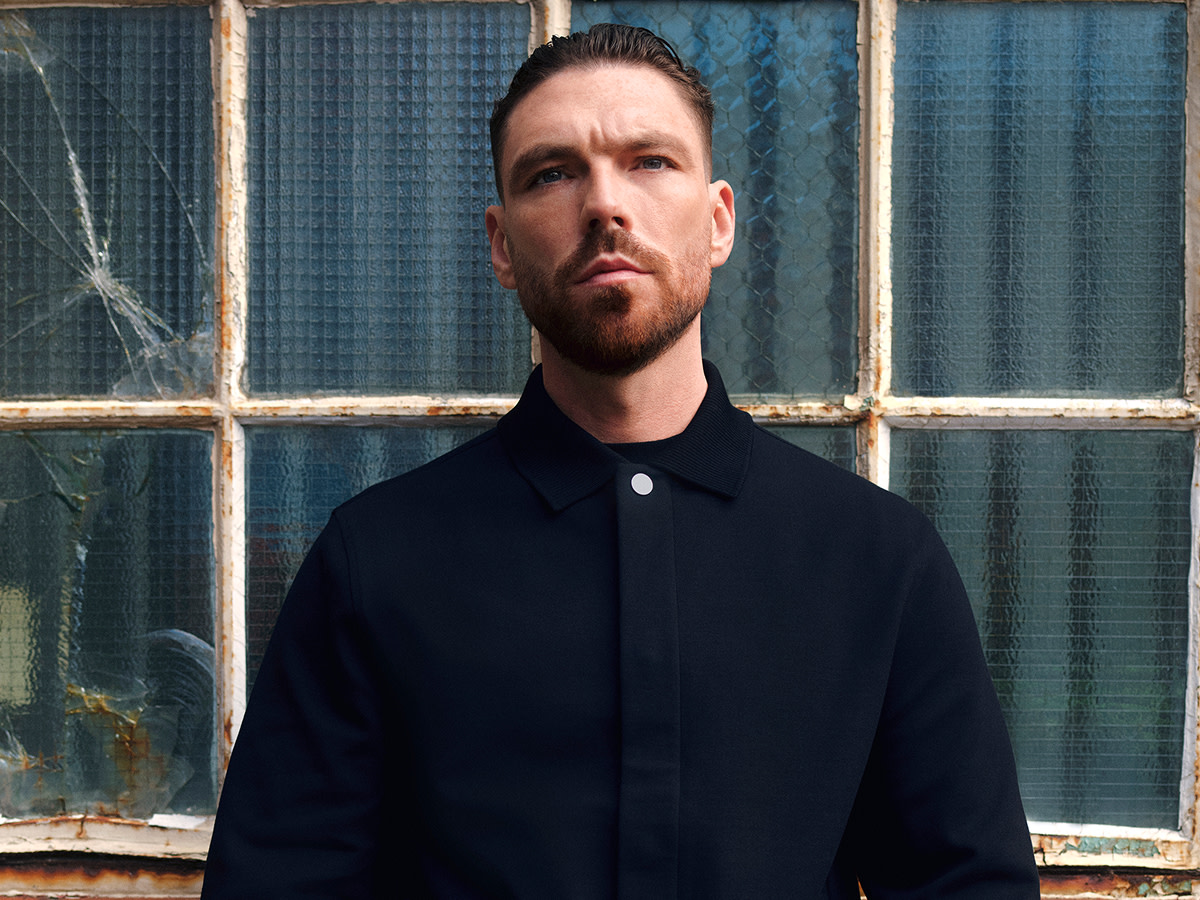 Man wearing black Shirt