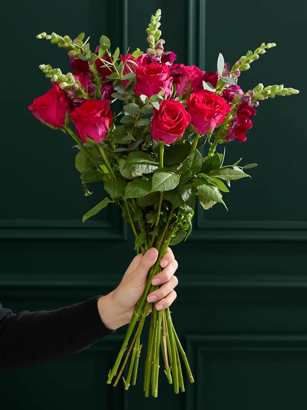 Bouquet of red roses