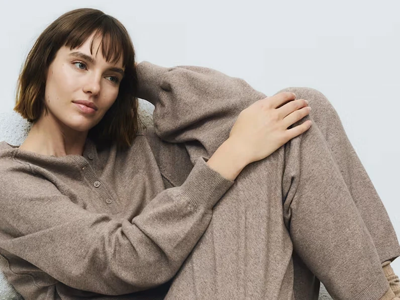 Woman wearing a brown lounge set.