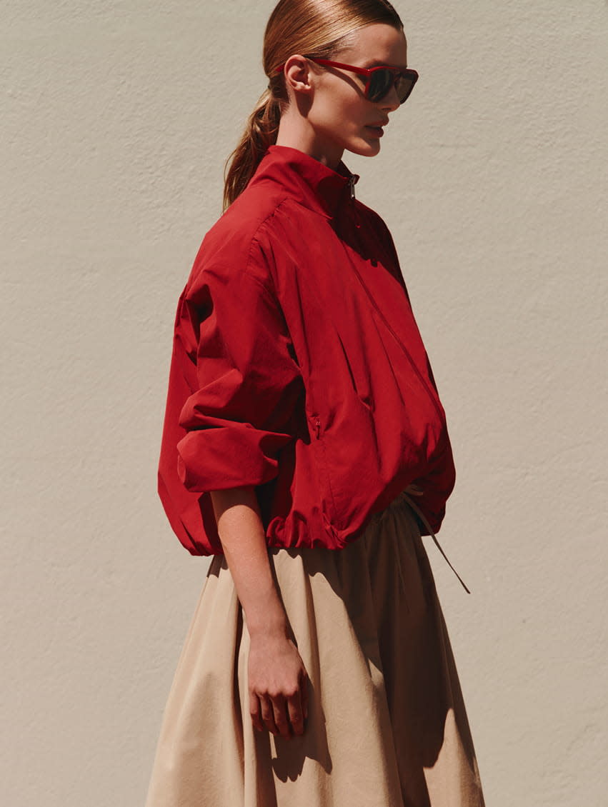 DESKTOP TRIO 851X1130-3