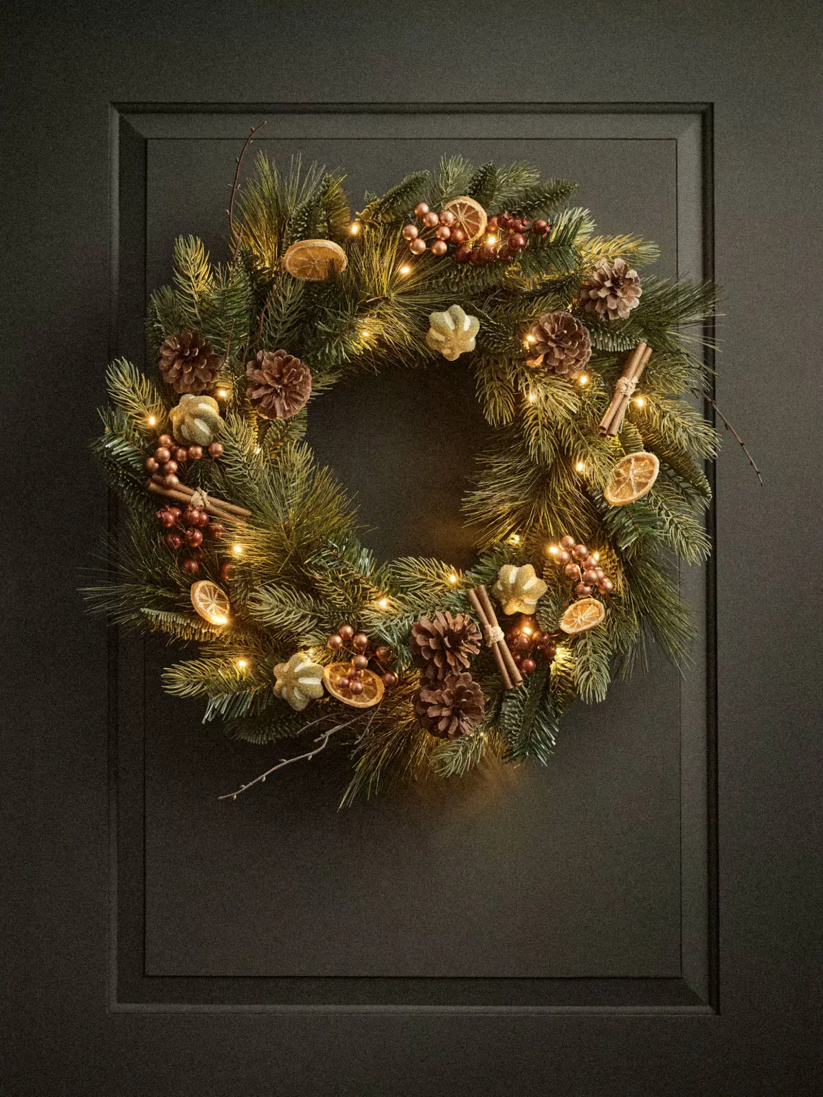 Pre-lit cinnamon Christmas wreath
